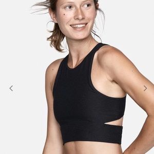 Outdoor Voices Slashback Crop Size small